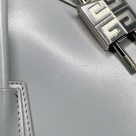 Givenchy Antigona Lock Shoulder Bag - Picture 10 of 16